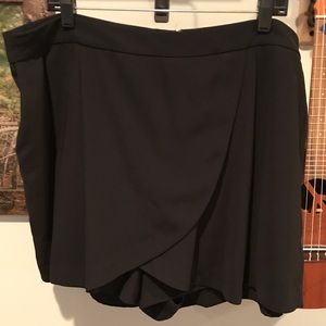 Black skort